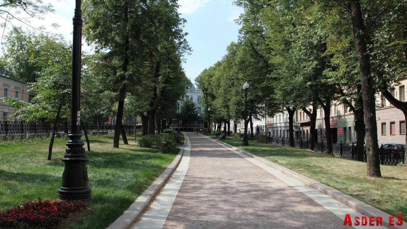 Летом продажи встали