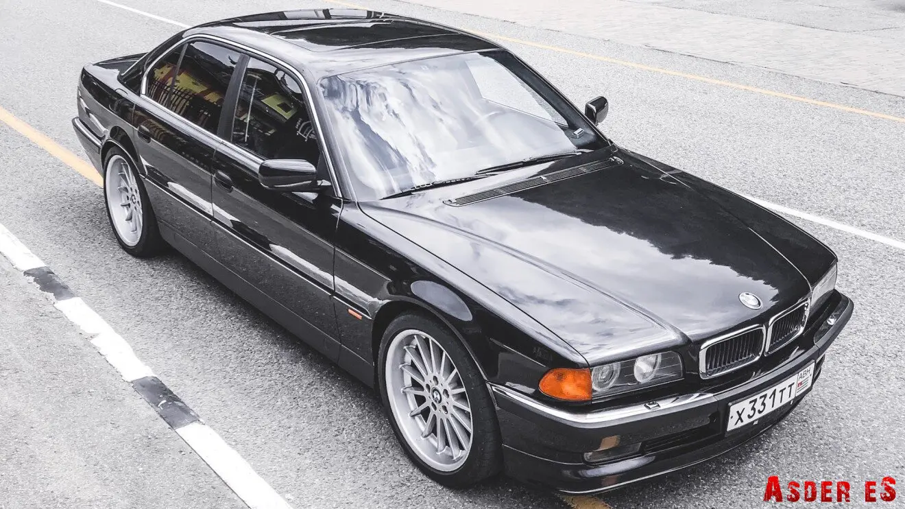 Жорик проник в кабинет