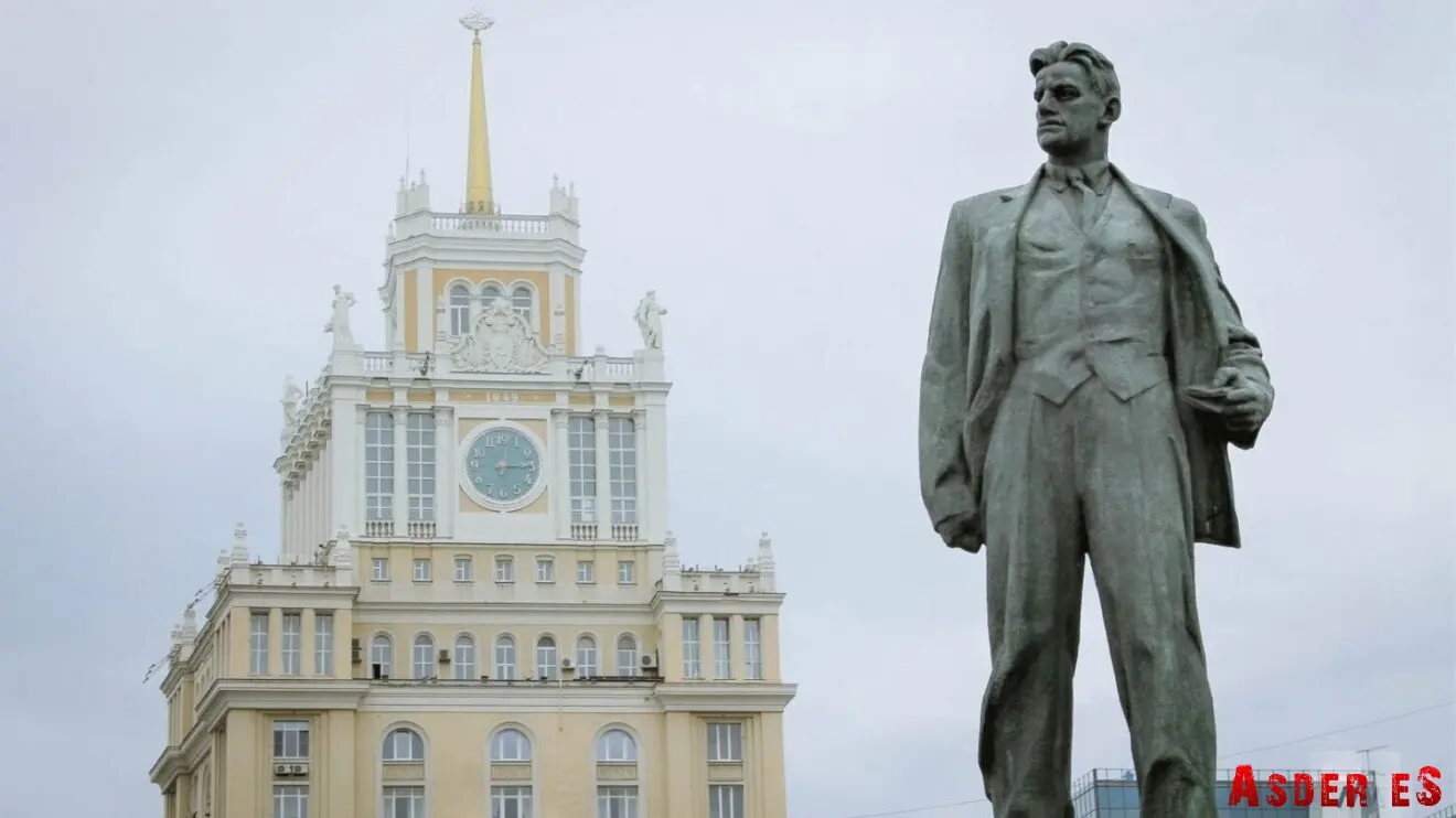 Оказался на площади