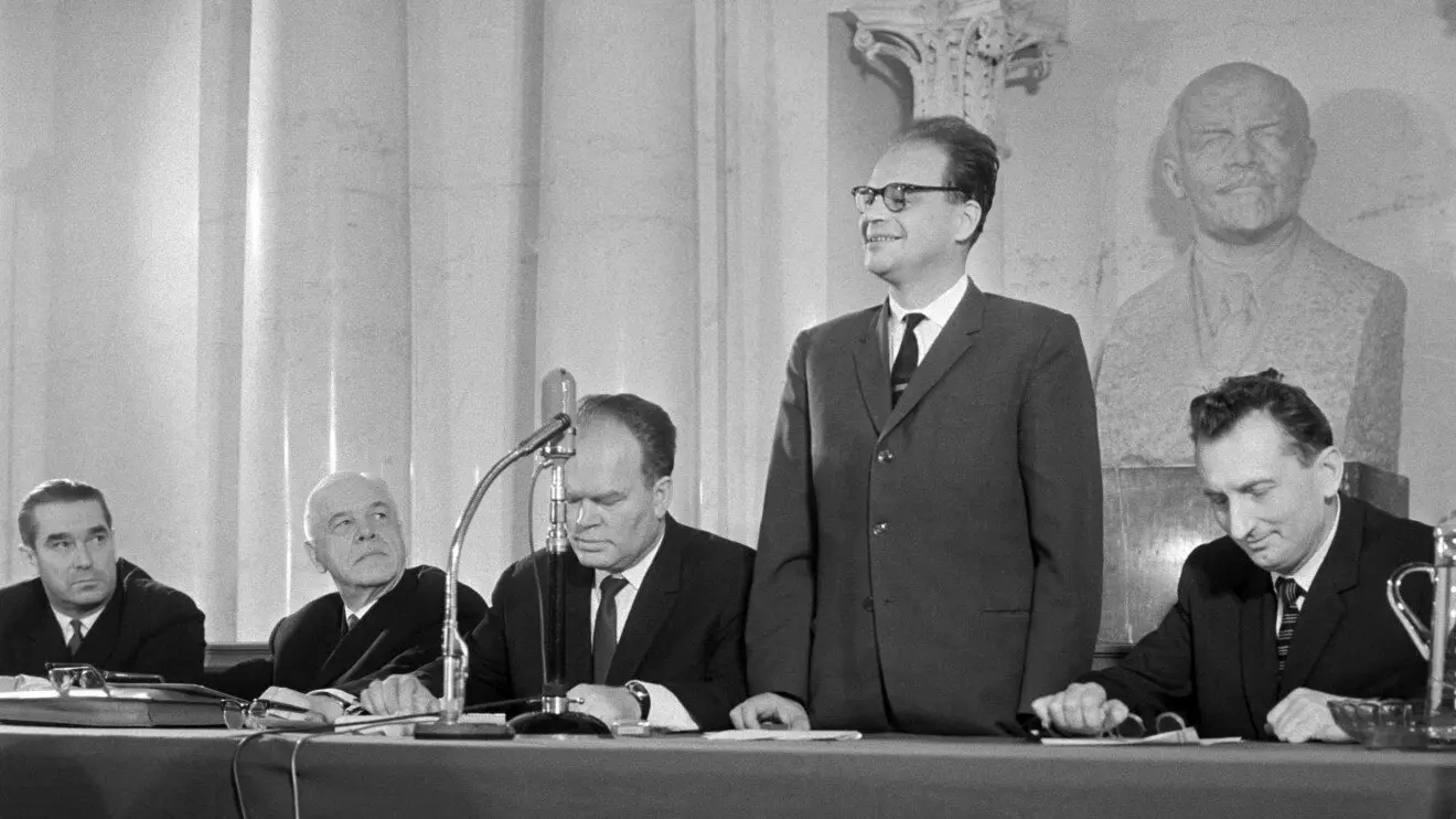 Академик Басов