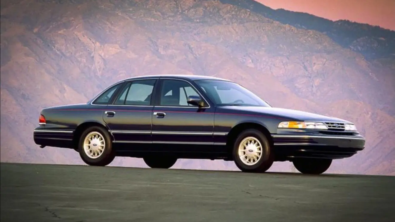 Краун Виктория / Гранд Маркиз