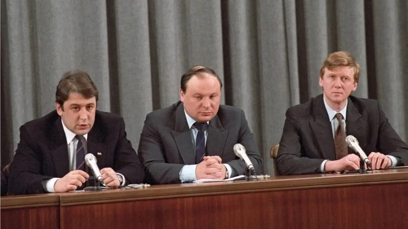 Мальчики в розовых штанишках