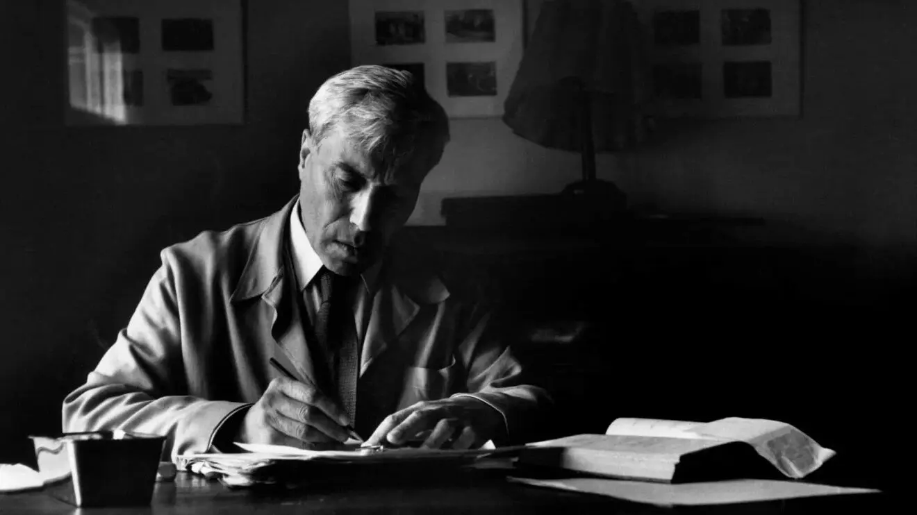 Февраль! Достать чернил и плакать!