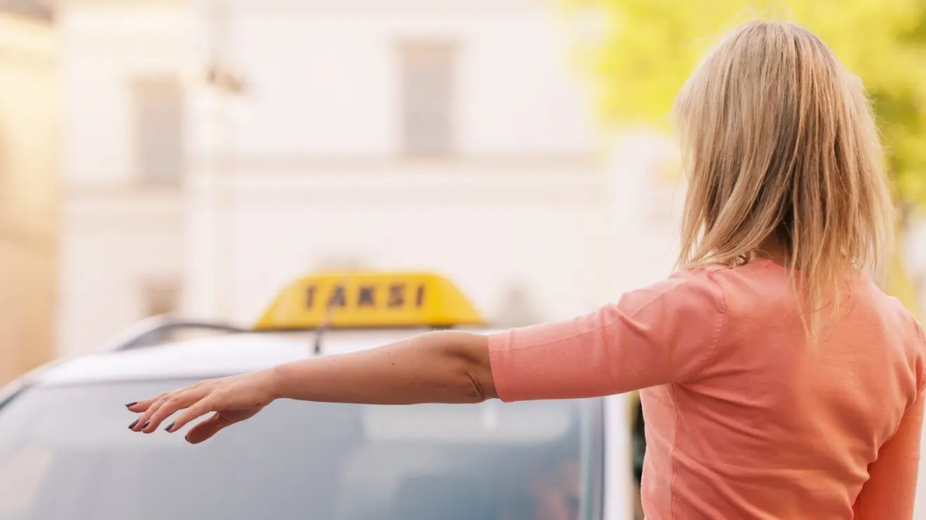 Рука параллельно земле